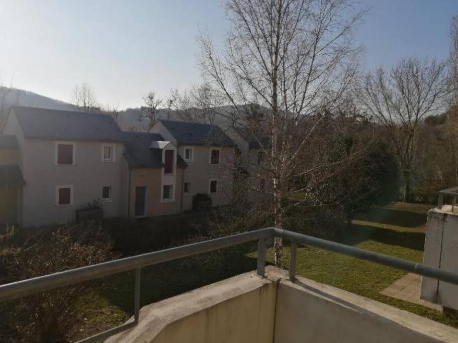 Appartement Calme Et Propre Le Goelia Saint-Geniez-dʼOlt Exteriér fotografie